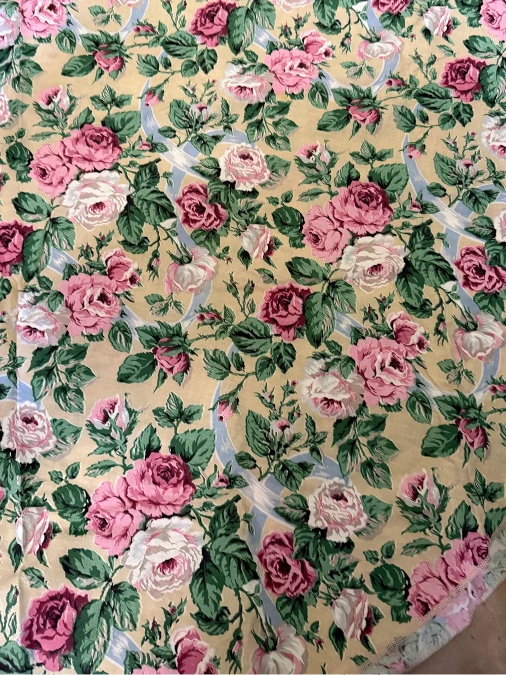 Vintage Tablecloth Round Cabbage Rose 68”